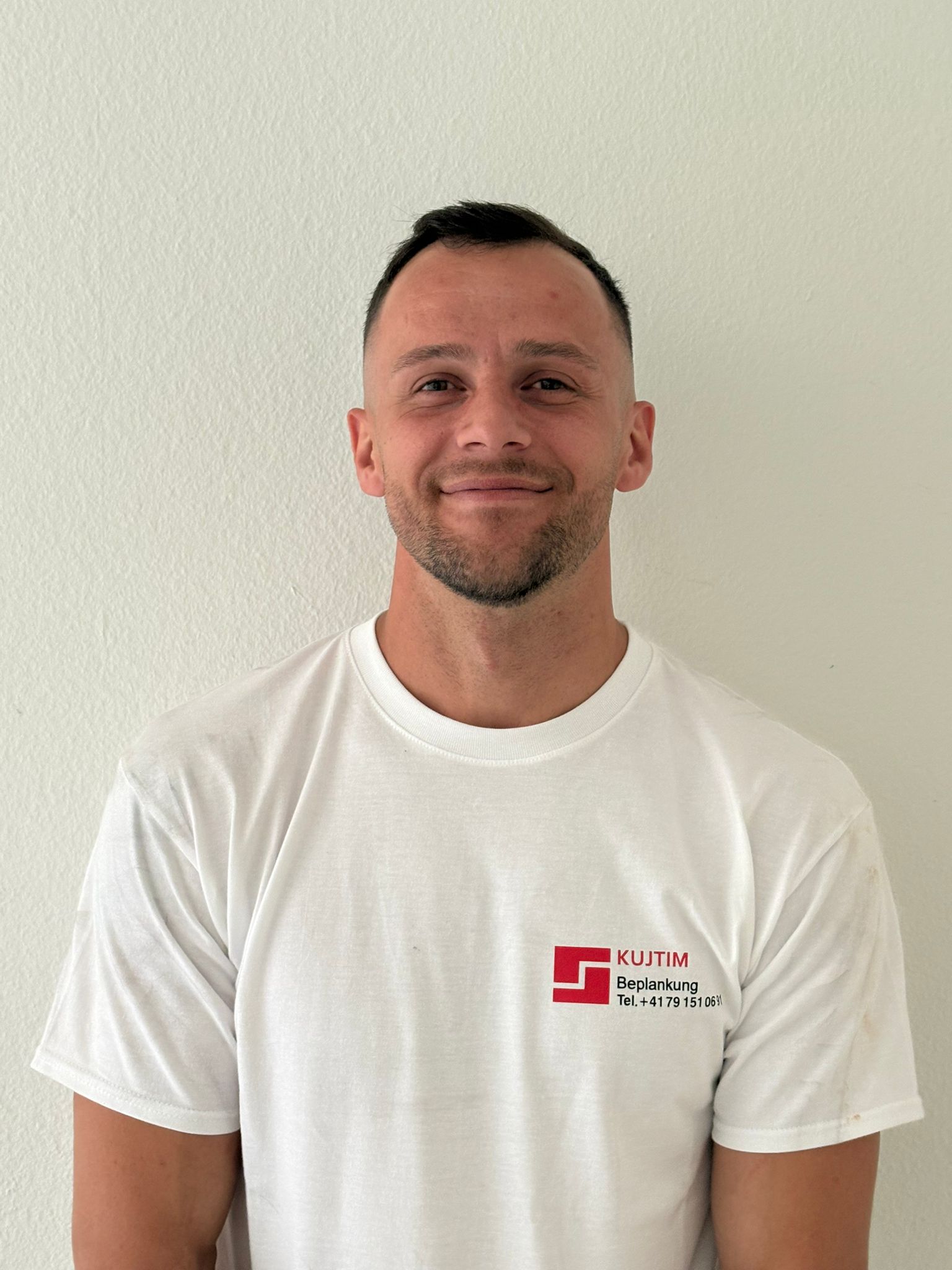 Portrait Miroci Rexhe - Leiter Gips